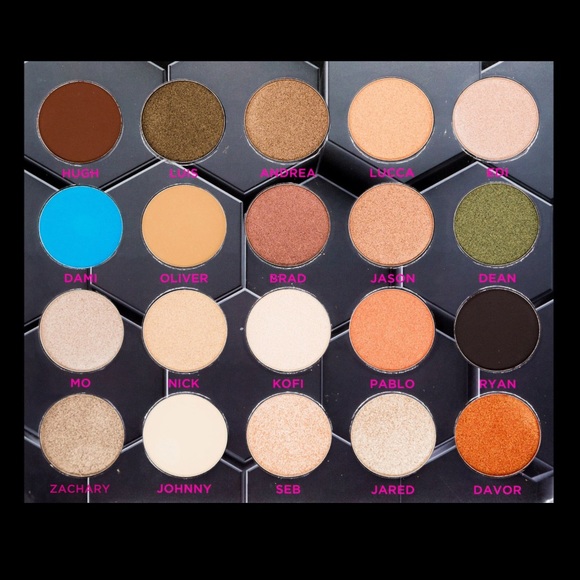 Barbella Eyeshadow Palette - Picture 4 of 5